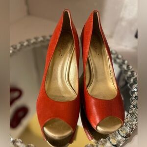 Lilly Pulitzer orange and gold leather Scarlet Peep-Toe Heels size 8m